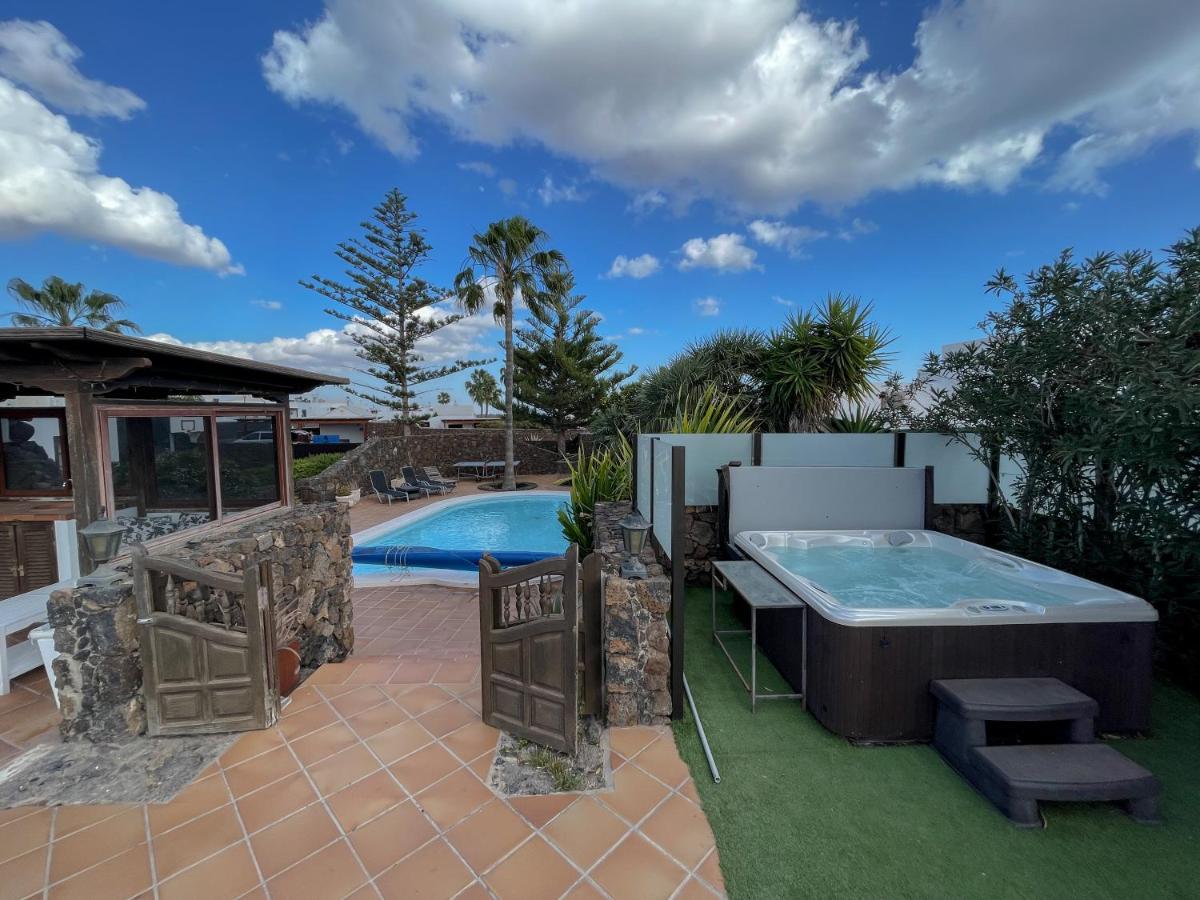 Villa Piscine Jacuzzi Puerto Del Carmen Puerto del Carmen  Extérieur photo